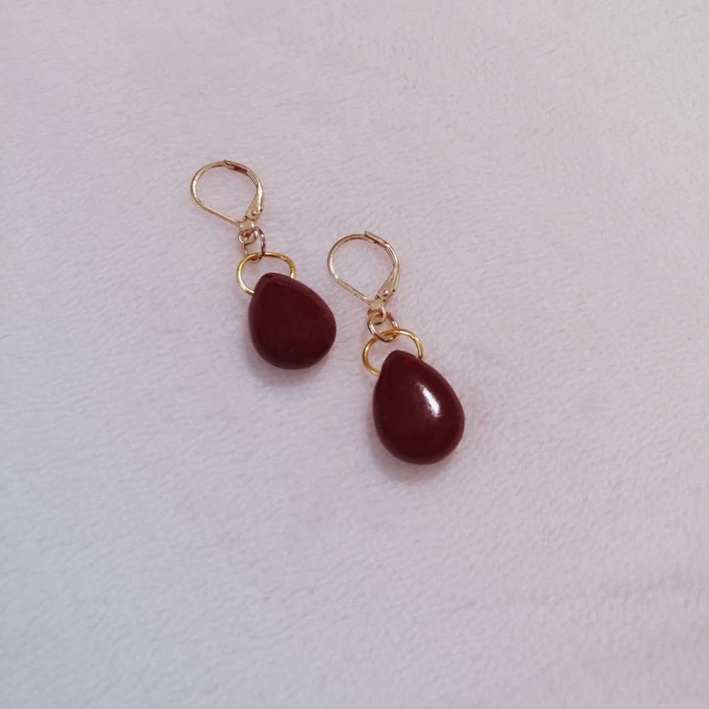 🆕💕 Deep Brown Teardrop Stone Gold Tone Leverback